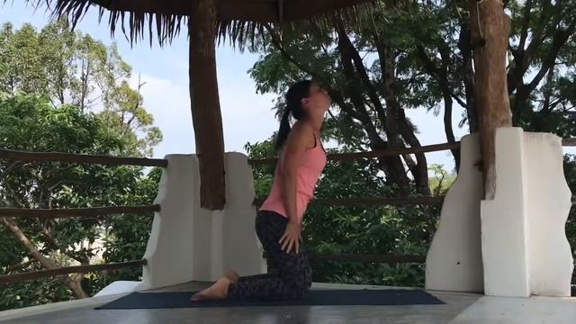 Асаны йоги | Прогибы, вытяжение в грудном отделе смотреть онлайн