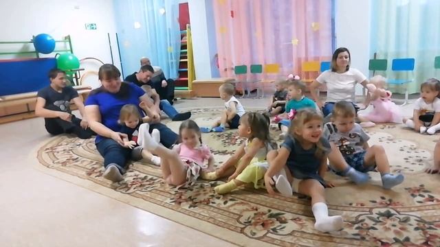 на зарядку вместе с мамой.mp4 смотреть онлайн