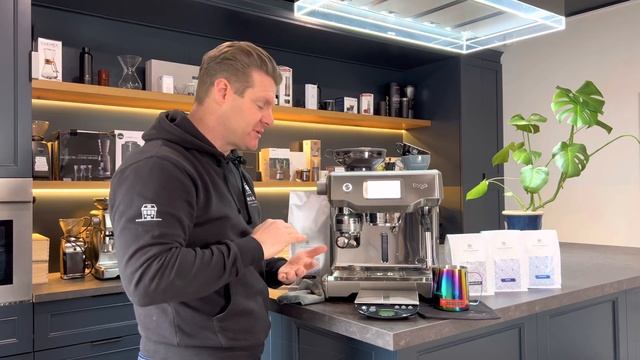 Using our home blend espresso on the Sage Oracle Machine смотреть онлайн