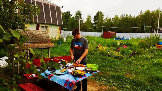 Адские бутеры с соусом из кабачков и креветок смотреть онлайн