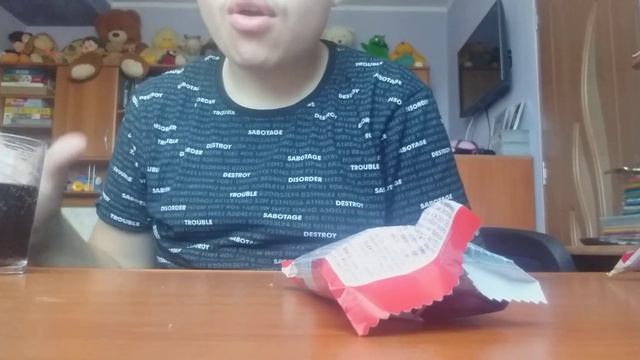 Asmr Eating :kinder!* Eating Kinder Maxi King , Kinder Bueno , Kinder With , Kimder Delise End Suc.