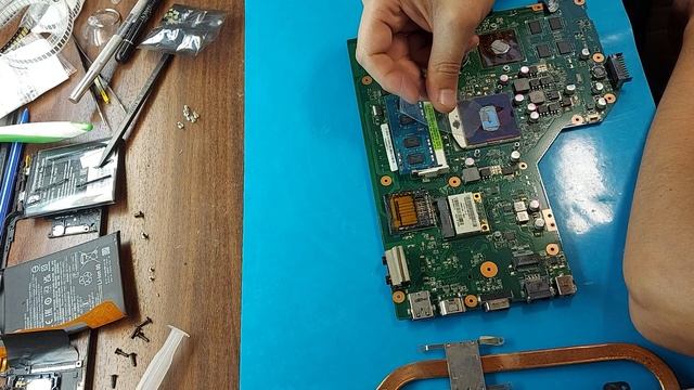 Выключается ноутбук ASUS A54H через 5 мин работы смотреть онлайн