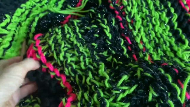 Большая шаль спицами | knitting a large shawl | #uglyknitting смотреть онлайн