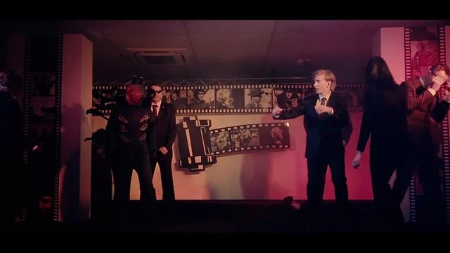 Man in Black REHAU смотреть онлайн