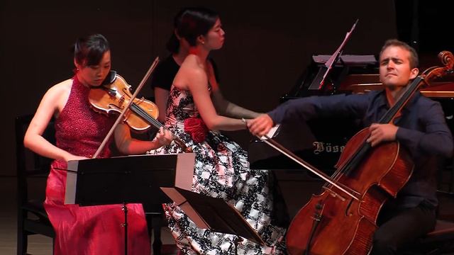 「リベルタンゴ」エーデルトリオコンサート Astor Piazzolla Libertango смотреть онлайн