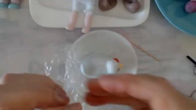 Лепка из фарфора. Как слепить курочек из фарфора. Декоративное украшение для праздников смотреть онлайн