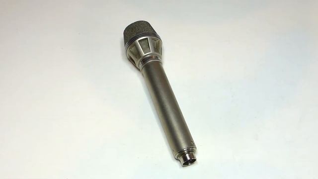 AKG D190 C microphone