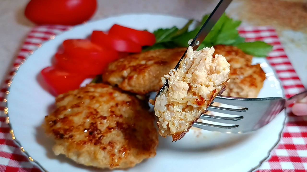 📌 Рецепт сочных котлет из фарша и сырого картофеля смотреть онлайн