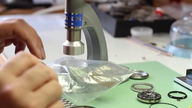How to fit a new watch glass. Watch repair tutorials. Omega Watch. смотреть онлайн