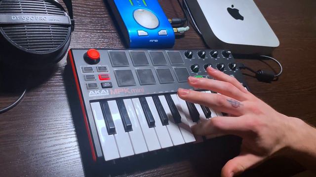 Akon ft. Eminem - Smack That (Cover Akai MPK Mini MK2) смотреть онлайн