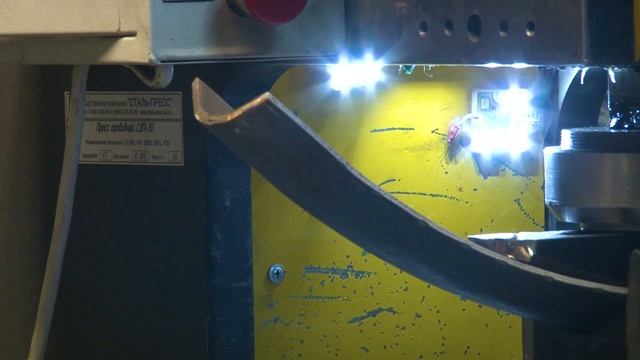 Режем, гнем металл (Реклама) смотреть онлайн