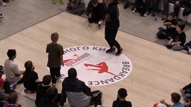 дети до 13 лет - bboy BubbleGum vs Данил LastPoint - Кубок Красного Кита 20171111 смотреть онлайн