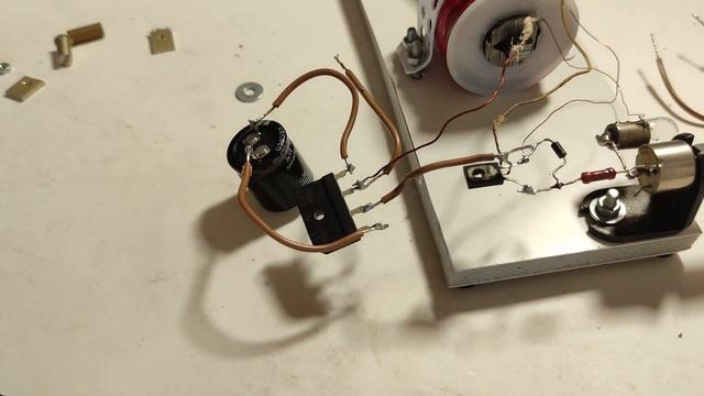 Генератор Бедини из коромысла от жесткого диска смотреть онлайн