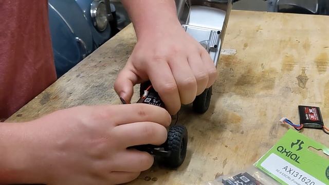 SCX24 ESC Replacement and Pairing смотреть онлайн