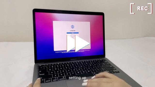 Unboxing Macbook Air + AirPods ?