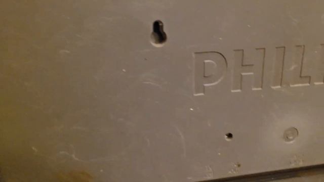 Телевизор Philips, который очень хочет умереть, а я ему мешаю это сделать... смотреть онлайн