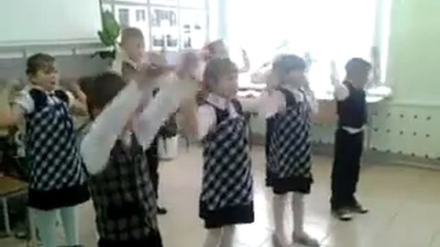 ФСОШ 2кл Танцуем под музыку "Что манит птицу" смотреть онлайн