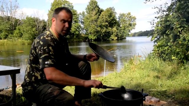 Жареная рыбка в казане и соус «4х4» к ней. смотреть онлайн