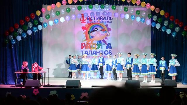 Русский народный танец "Ромашковое поле!" смотреть онлайн