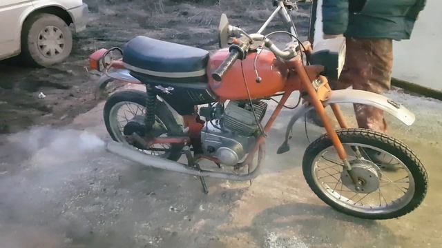 Мопед Карпаты с двигателем от МИНСКА смотреть онлайн