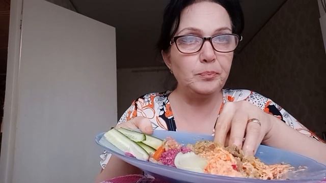 Мукбанг. Ем плов руками. смотреть онлайн