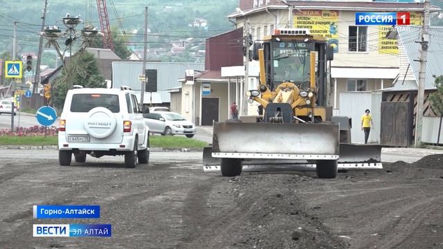 На дорогах Горно-Алтайска продолжаются ремонтные работы в рамках нацпроекта БКАД смотреть онлайн