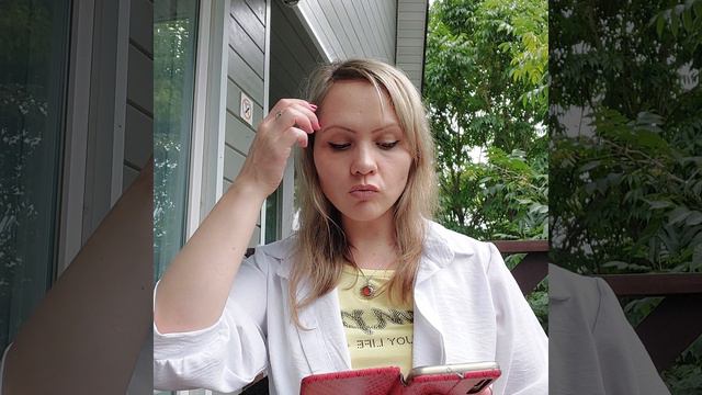 Ребёнок часто отвлекается при кормлении грудью на СВ.mp4 смотреть онлайн