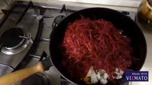 Салат из свеклы тушеный с морковью и луком