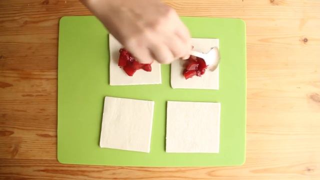 К завтраку: как приготовить несладкие слойки с фруктами? смотреть онлайн