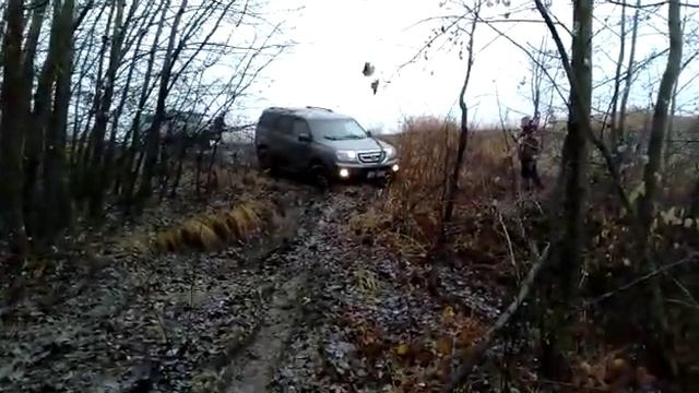 Хонда ПИЛОТ В ГРЯЗИ. ПИЛОТ НА БЕЗДОРОЖЬЕ. Полный привод хонда. смотреть онлайн