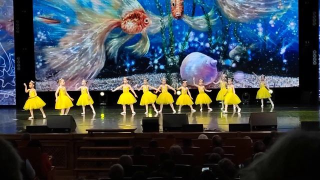 БАЛЕТ С ДВУХ ЛЕТ "Танец рыбок" Майя смотреть онлайн