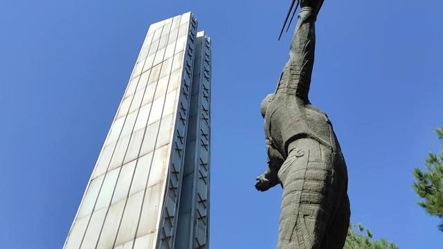 Памятник Юрию Гагарину в Ташкенте смотреть онлайн