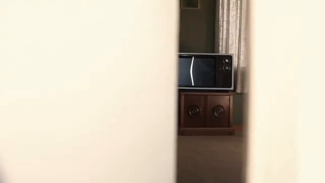 Rubber (2010) Official Trailer - Magnolia Selects смотреть онлайн