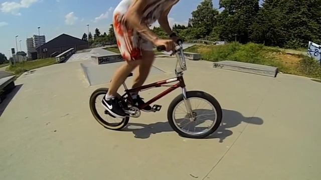 How to footjam tailwhip Как сделать Футджем Тейлвип на BMX MTB  Школа BMX Online 5