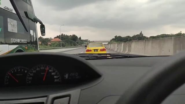 Toyota Yaris Vs Honda Civic Ferio