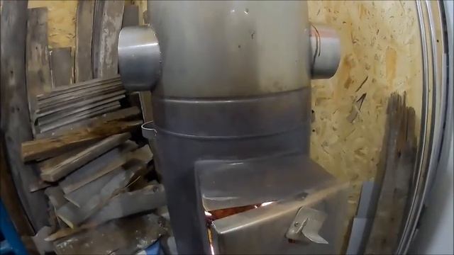 Печка из нержавейки и дымоход в мастерской . Осень 2021. смотреть онлайн