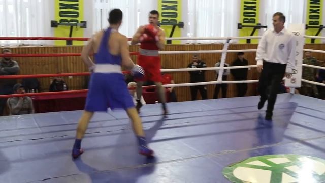 Муса Маруев против Адама ХамзаеваЧемпионат Чеченской республики по боксу 2018 год. смотреть онлайн