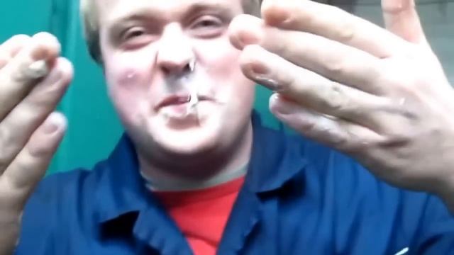 Все в соплях, ужас. Сопли везде. Обсопливил все руки смотреть онлайн