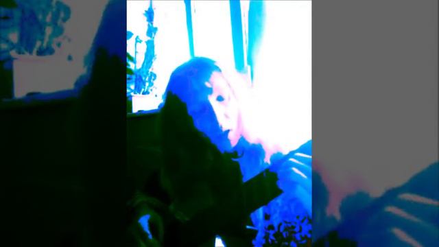 Ребро батареи и двери