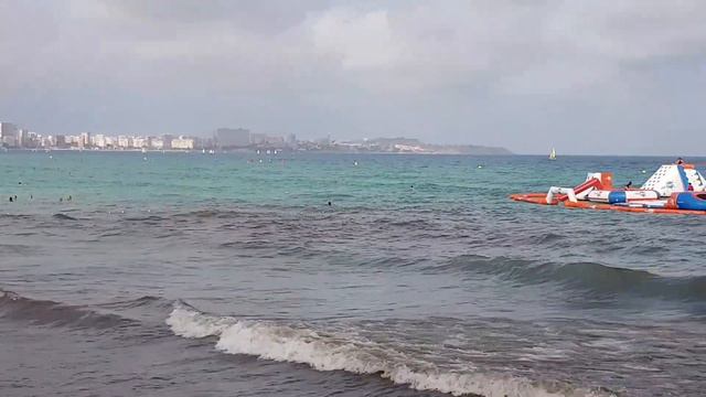 В Аликанте море прогрелось, лето в разгаре, аренда квартир в Испании. смотреть онлайн