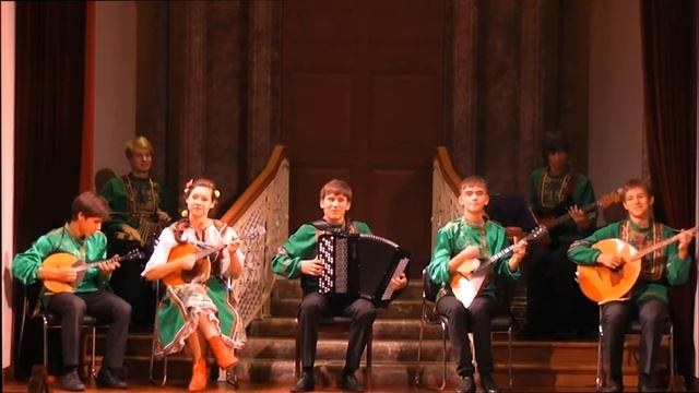 Русская народная песня "Как по травке" - Ансамбль русских народных инструментов "База КАФ" смотреть онлайн