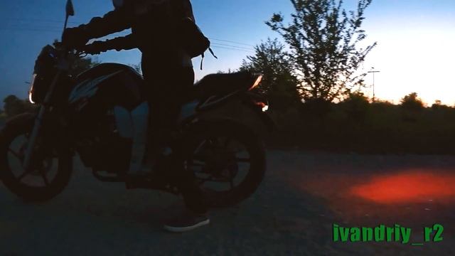 #3.4 Про ями на дорогах. Бернаут на мотах. Yamaha R6. Перший раз на спорті смотреть онлайн