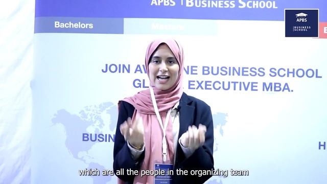 Sarra Khobbiz, 3rd year Marketing student de l'APBS à propos du forum des entreprises смотреть онлайн