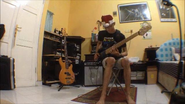 Have Yourself A Merry Little Christmas - Rizcky de Keizer (Solo Bass Cover) смотреть онлайн