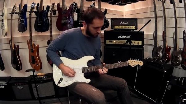 FENDER SQUIER BULLET STRATOCASTER HSS - Review Guitar 185$