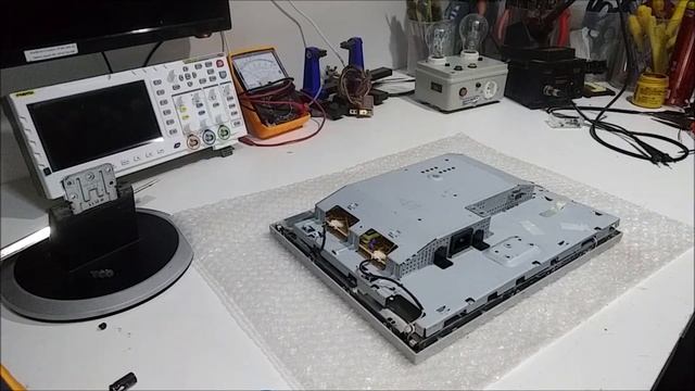 Monitor Samsung 540N Flash na tela é Lâmpada display ou fonte смотреть онлайн