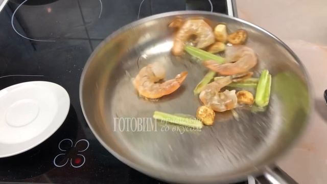 Салат с тигровыми креветками. Как приготовить тигровые креветки. Дома как в ресторане. смотреть онлайн