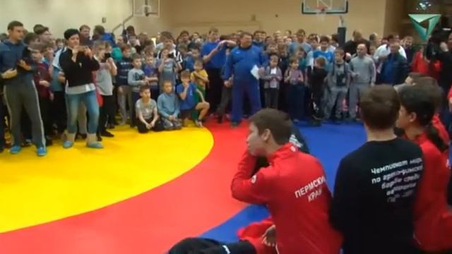 Легенда спорта Александр Карелин посетил Пермь смотреть онлайн