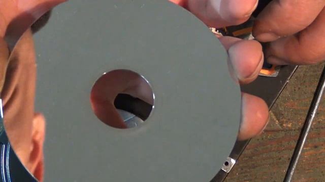 ВСТАВИЛ ЖЕСТКИЙ ДИСК В ОБЫЧНЫЙ CD-ROM и включил. смотреть онлайн