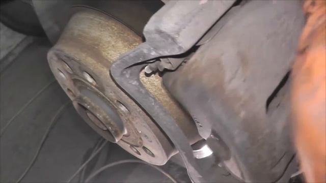 VW Tiguan замена сайлентблоков рычага задней подвески и колодок. смотреть онлайн